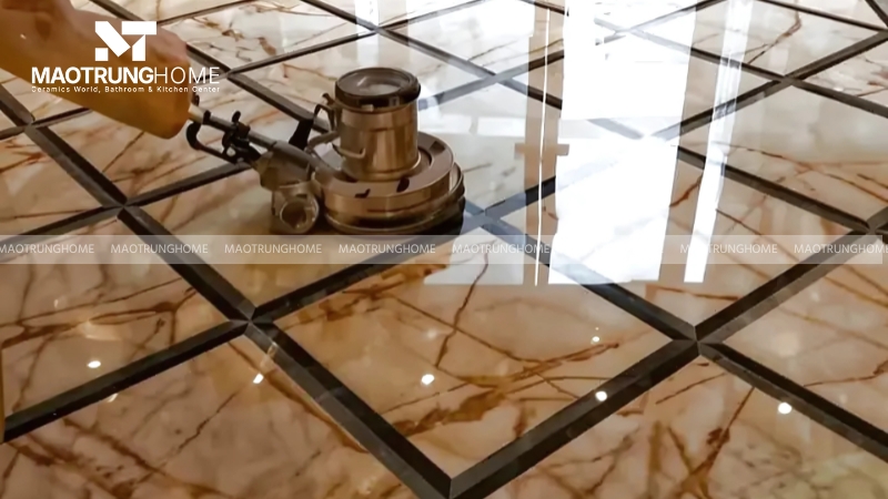 Vệ sinh bề mặt ngay sau khi thi công để bảo quản gạch Nano tốt hơn