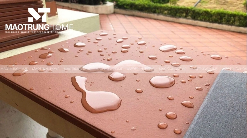 Gạch tàu là một loại gạch đất sét nung không tráng men