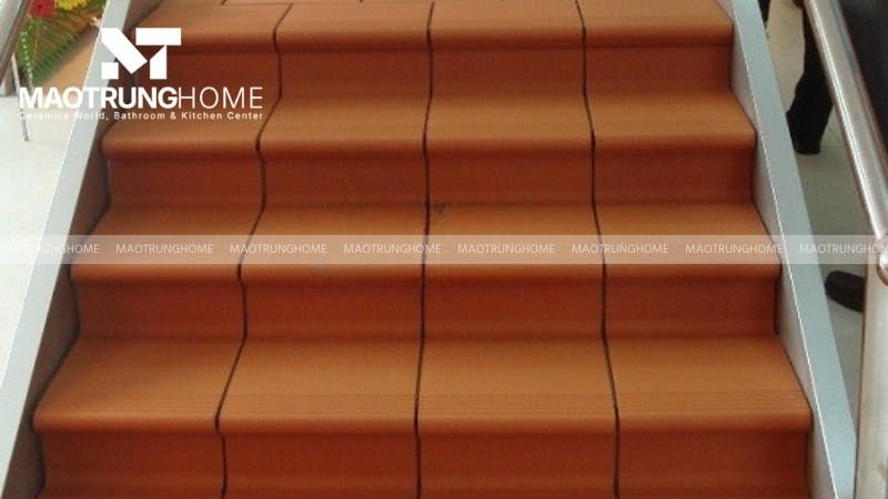 Gạch tàu bậc thềm